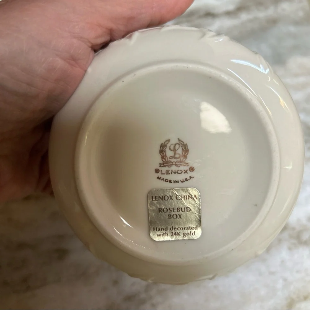 LENOX Rosebud Collection Trinket Jewelry Box w/Lid Gold Trim Covered Ivory